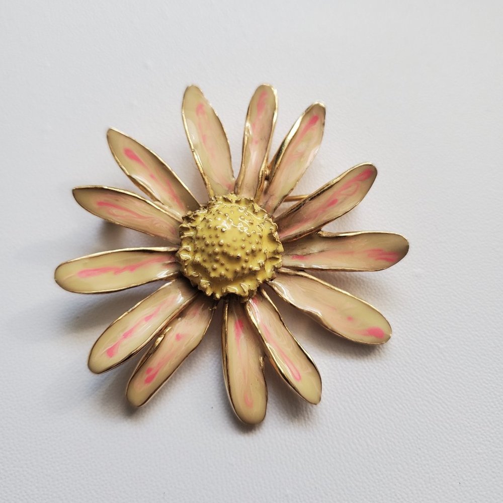 Vintage Erwin Pearl Enamel Daisy Pin